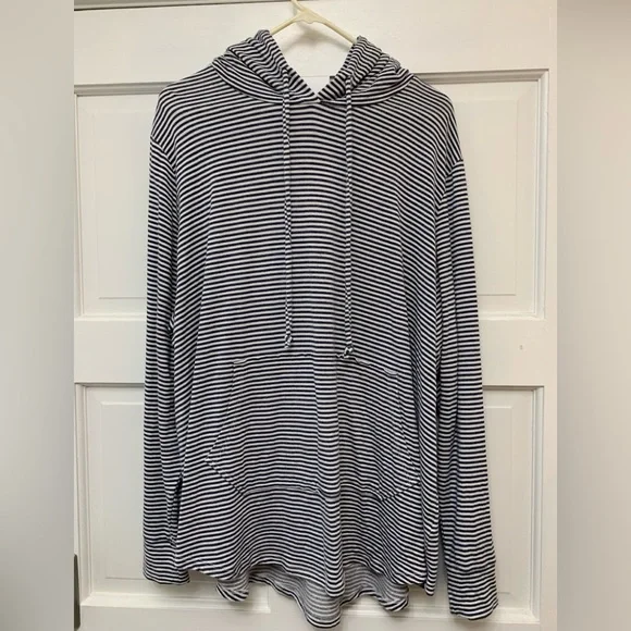 Top - Picture 1 of 3